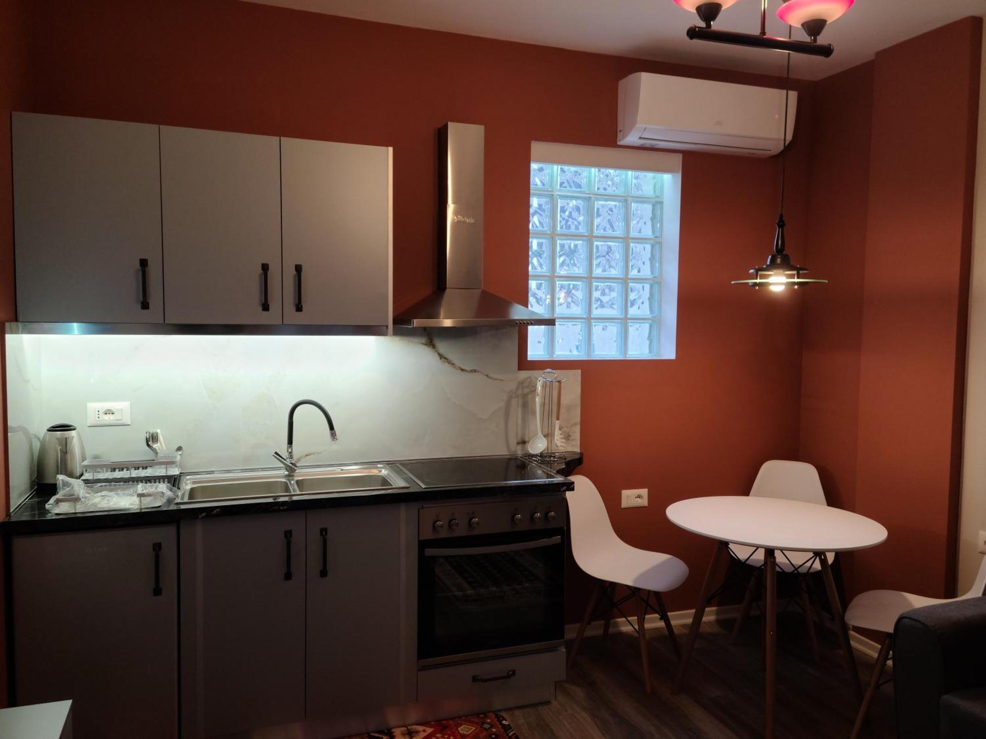 Travelers' Korca Home Exteriör bild